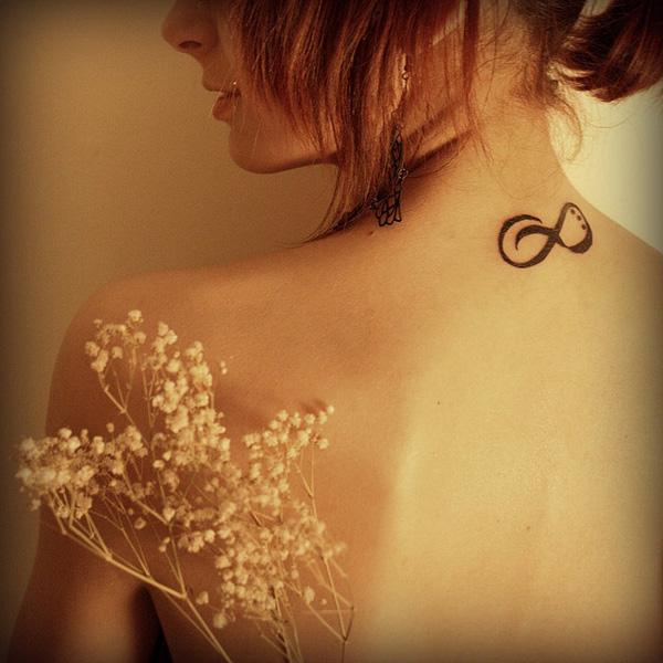 60 Creative and Bold Neck Tattoos