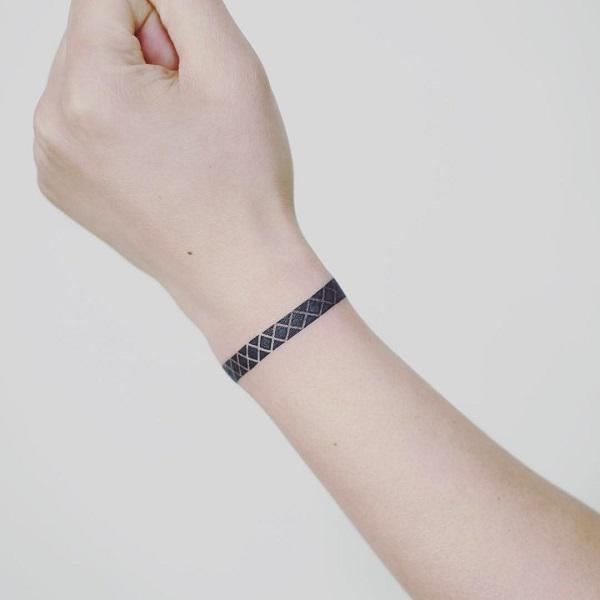 50 Eye-Catching Wrist Tattoo Ideas