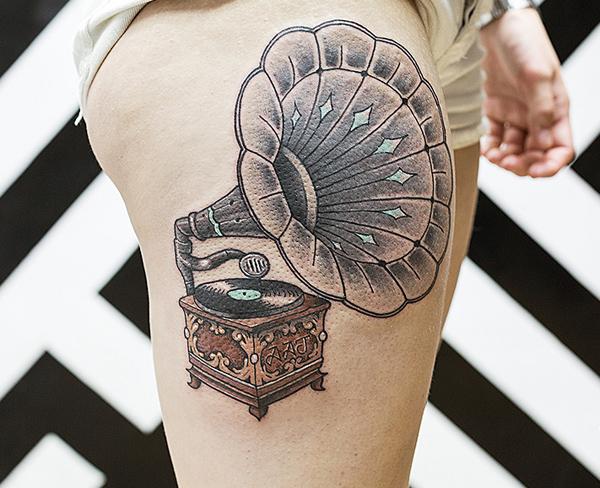 130 Thigh Tattoo Ideas for Men and Women