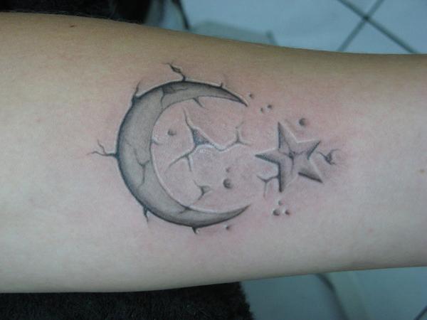 50 Examples of Moon Tattoos