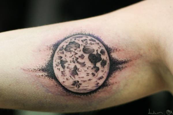 50 Examples of Moon Tattoos