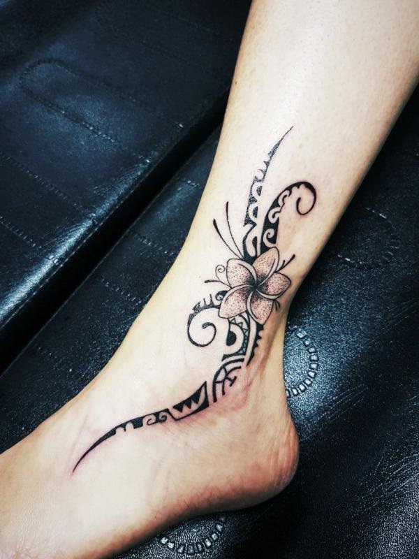 50 Stunning Tribal Tattoo Designs for Women