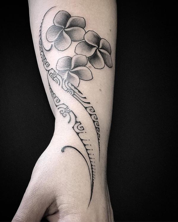 50 Stunning Tribal Tattoo Designs for Women