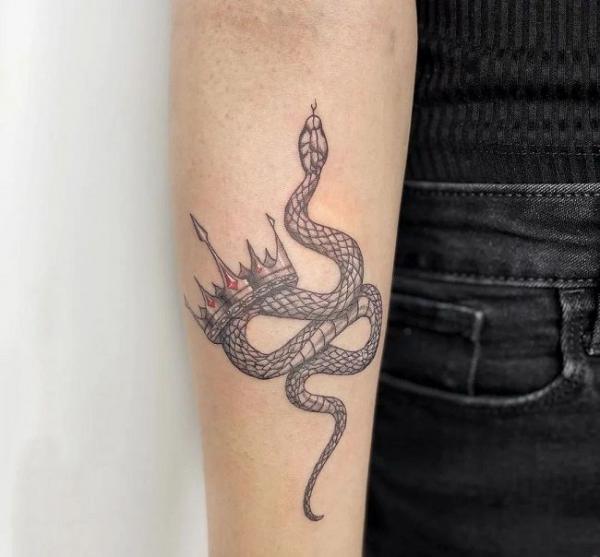 Inked Royalty: Explore 100 Meaningful Crown Tattoos