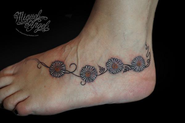 70 Ankle Tattoos for Women: Adding Spice to Your Step!
