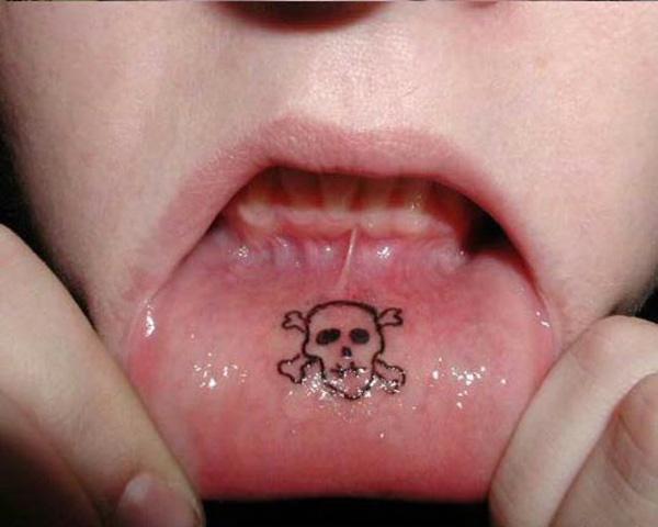 30+ Incredible Lip Tattoos