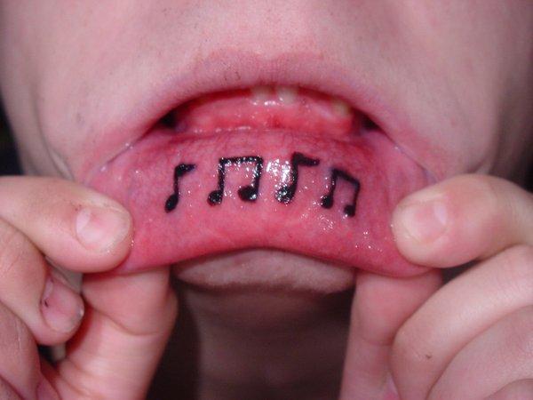 30+ Incredible Lip Tattoos