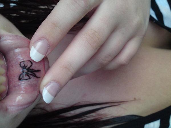 30+ Incredible Lip Tattoos