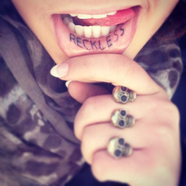 30+ Incredible Lip Tattoos