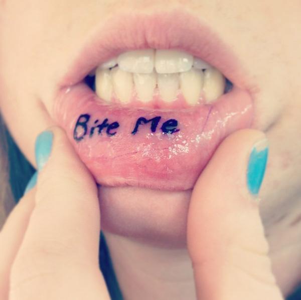 30+ Incredible Lip Tattoos