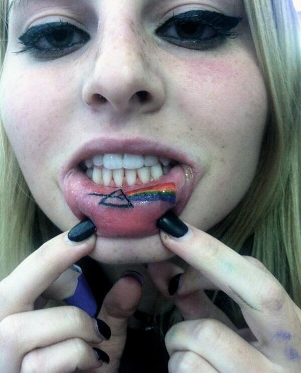 30+ Incredible Lip Tattoos