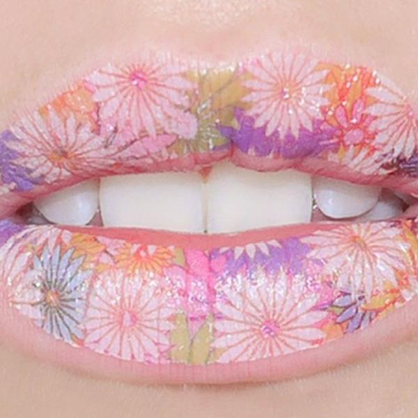 30+ Incredible Lip Tattoos