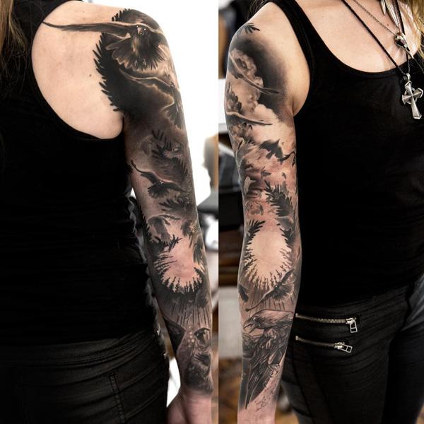 60+ Mysterious Raven Tattoos