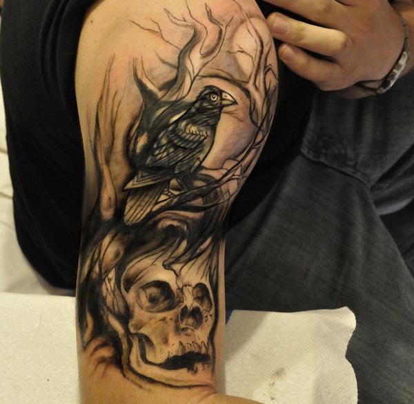 60+ Mysterious Raven Tattoos