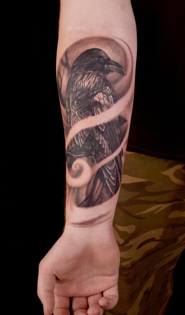 60+ Mysterious Raven Tattoos