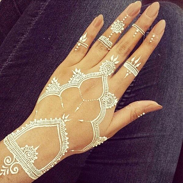 25 Amazing White Henna Designs