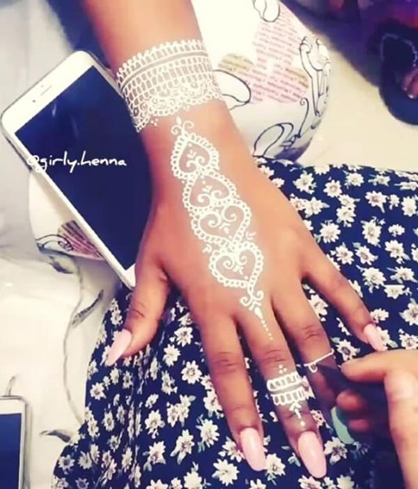 25 Amazing White Henna Designs