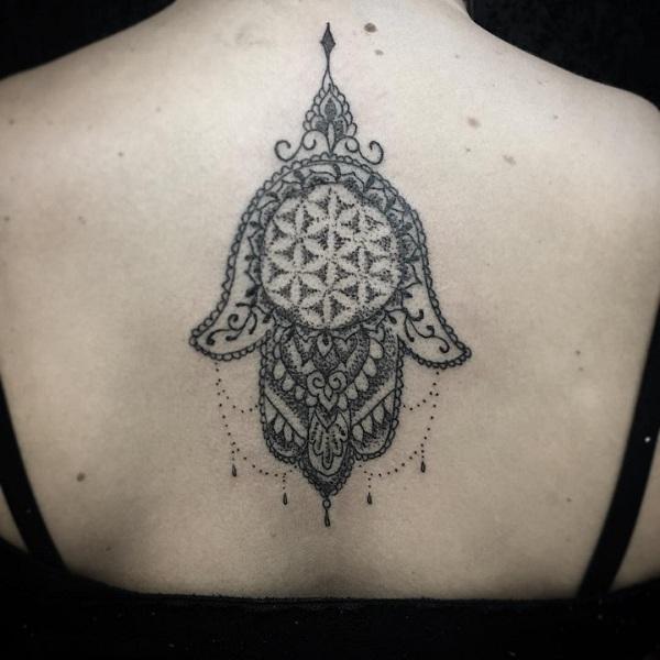 35 Unbelievable Hamsa Tattoo Ideas