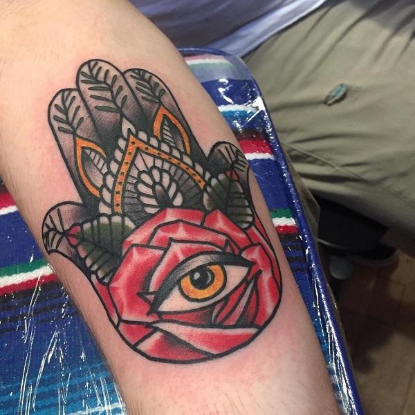 35 Unbelievable Hamsa Tattoo Ideas
