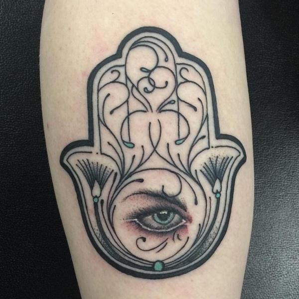 35 Unbelievable Hamsa Tattoo Ideas