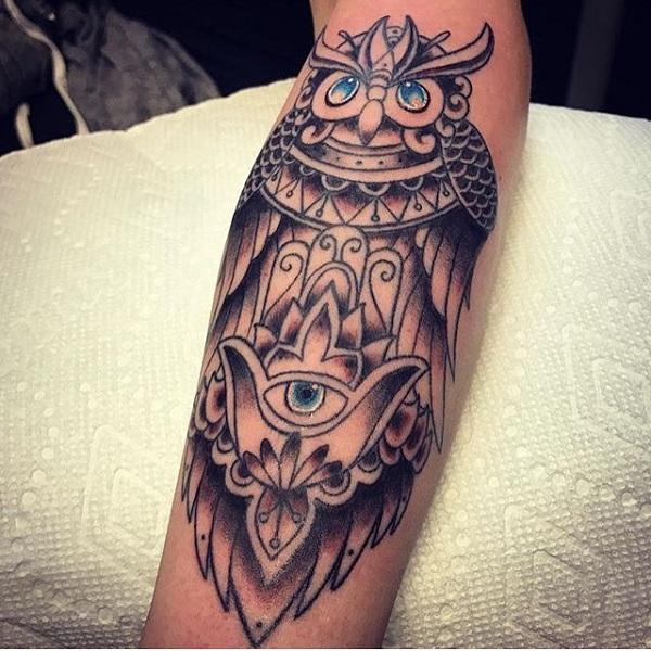 35 Unbelievable Hamsa Tattoo Ideas
