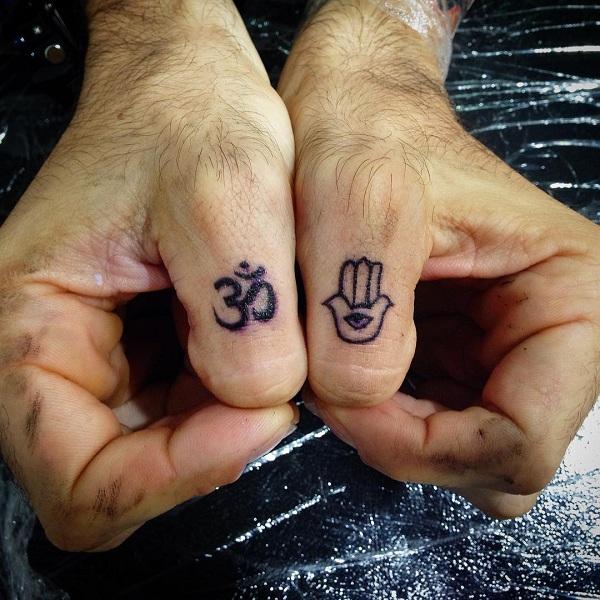 35 Unbelievable Hamsa Tattoo Ideas