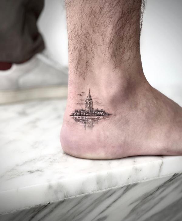 Small and Simple: The Beauty of Minimalist Tattoos