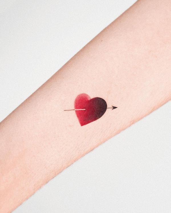 Small and Simple: The Beauty of Minimalist Tattoos