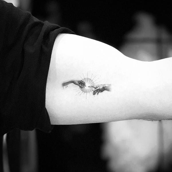 Small and Simple: The Beauty of Minimalist Tattoos