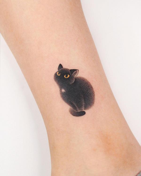 Small and Simple: The Beauty of Minimalist Tattoos