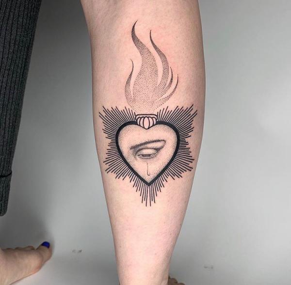 60 Sacred Heart Tattoos: A Symbolism of Love and Devotion