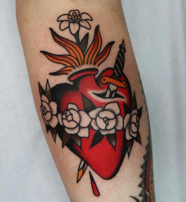 60 Sacred Heart Tattoos: A Symbolism of Love and Devotion