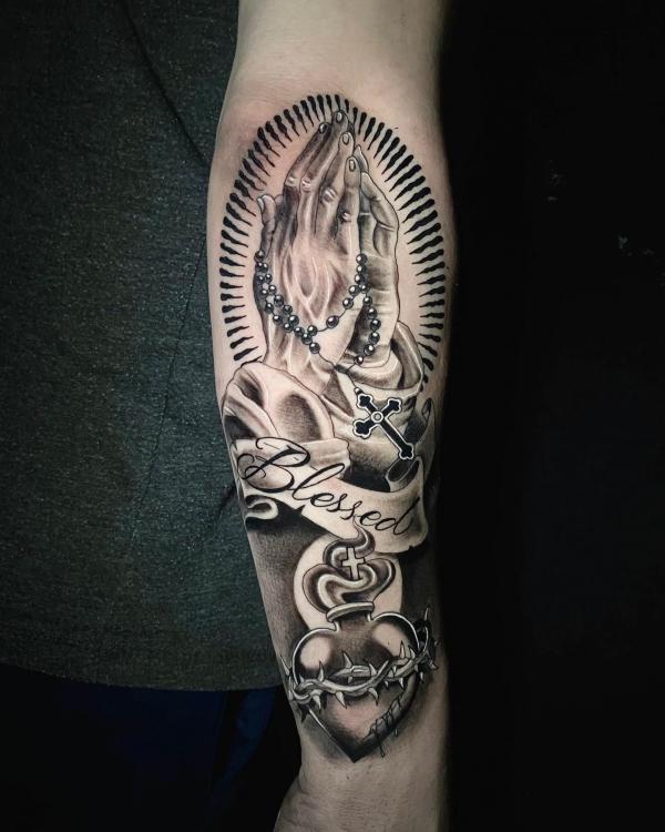 60 Sacred Heart Tattoos: A Symbolism of Love and Devotion
