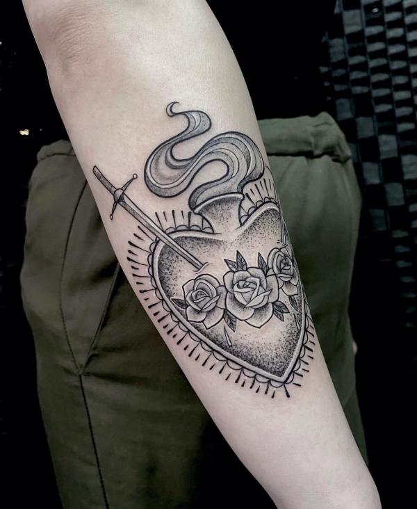 60 Sacred Heart Tattoos: A Symbolism of Love and Devotion