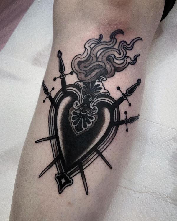 60 Sacred Heart Tattoos: A Symbolism of Love and Devotion
