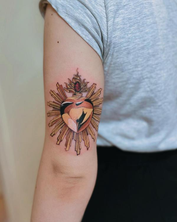 60 Sacred Heart Tattoos: A Symbolism of Love and Devotion