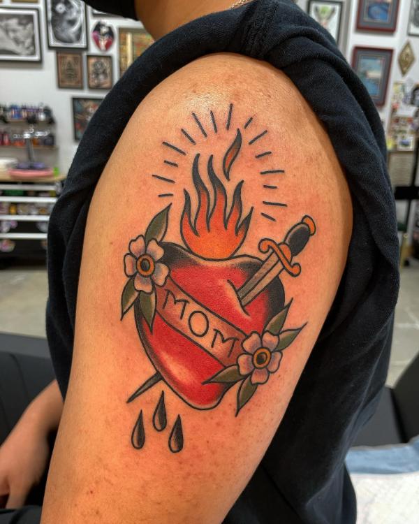 60 Sacred Heart Tattoos: A Symbolism of Love and Devotion