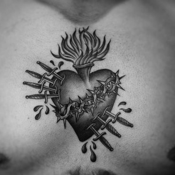 60 Sacred Heart Tattoos: A Symbolism of Love and Devotion