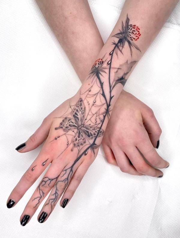 150 Hand Tattoos: Ideas and Meanings