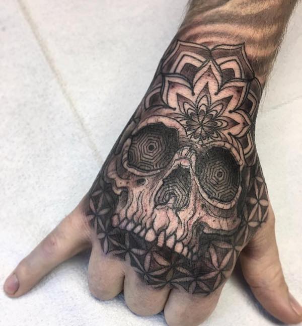 150 Hand Tattoos: Ideas and Meanings