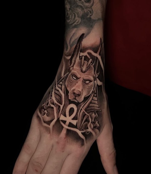 150 Hand Tattoos: Ideas and Meanings