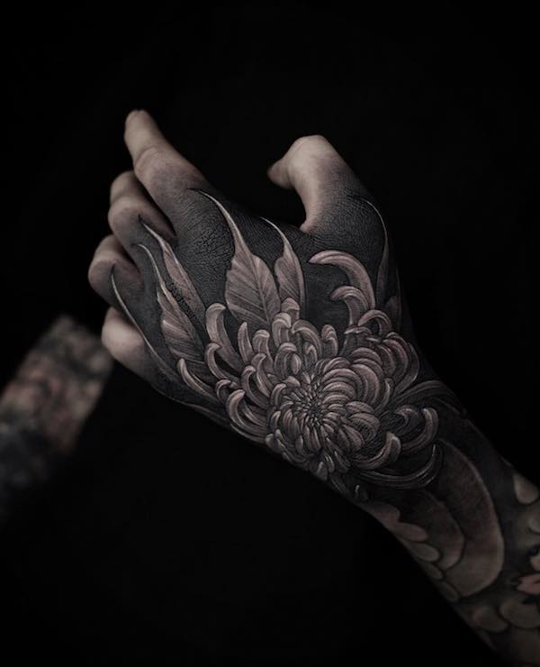 150 Hand Tattoos: Ideas and Meanings