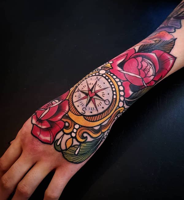 150 Hand Tattoos: Ideas and Meanings