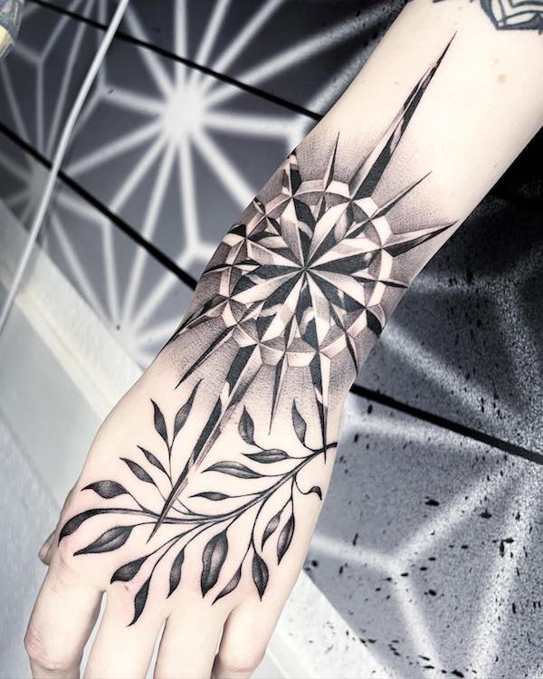 150 Hand Tattoos: Ideas and Meanings