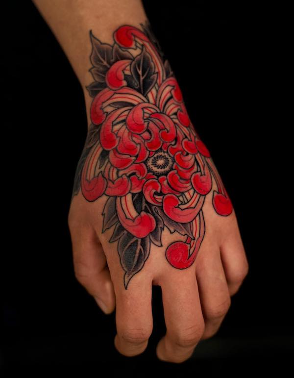150 Hand Tattoos: Ideas and Meanings