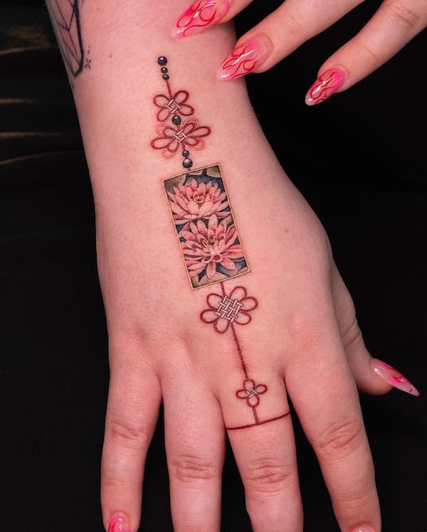 150 Hand Tattoos: Ideas and Meanings