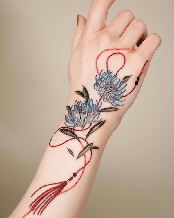150 Hand Tattoos: Ideas and Meanings