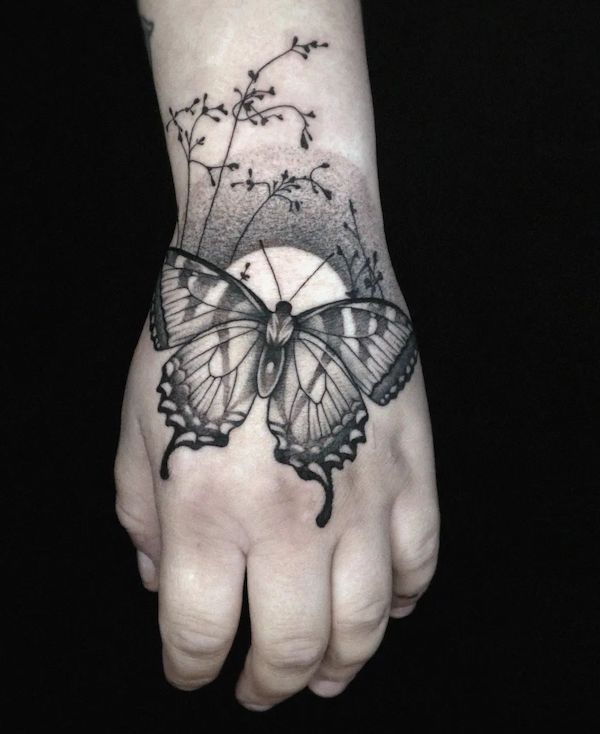 150 Hand Tattoos: Ideas and Meanings