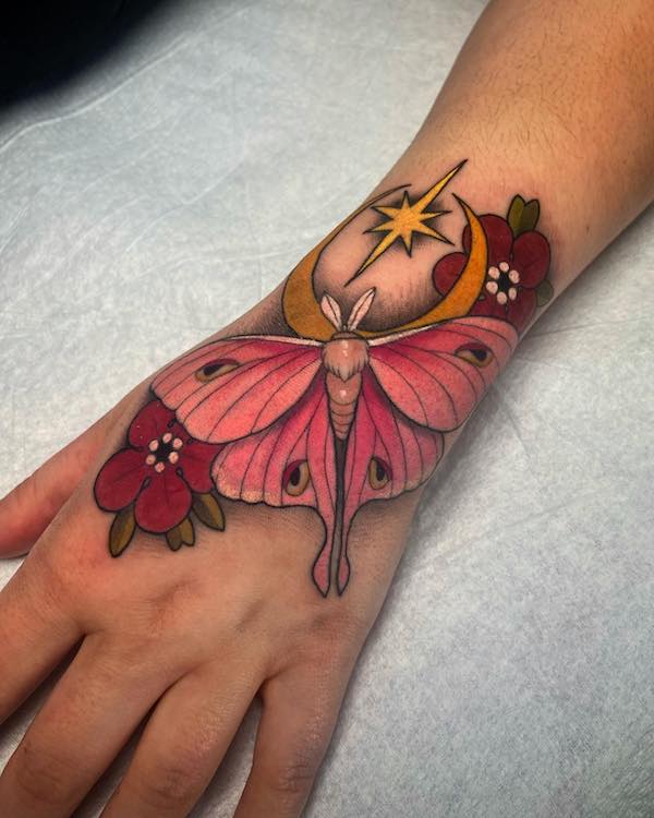 150 Hand Tattoos: Ideas and Meanings