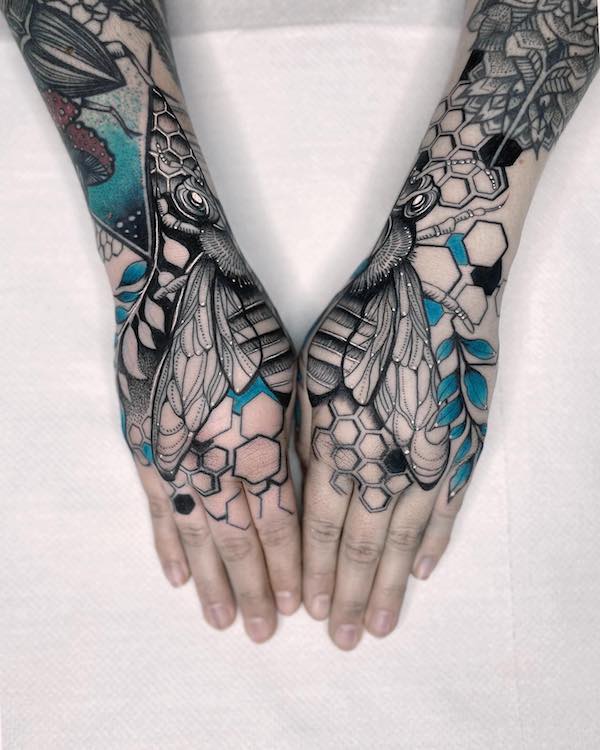 150 Hand Tattoos: Ideas and Meanings